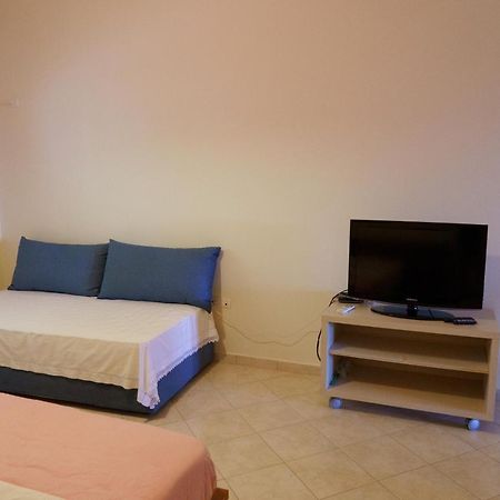 Loutsa By The Sea Apartment Luaran gambar