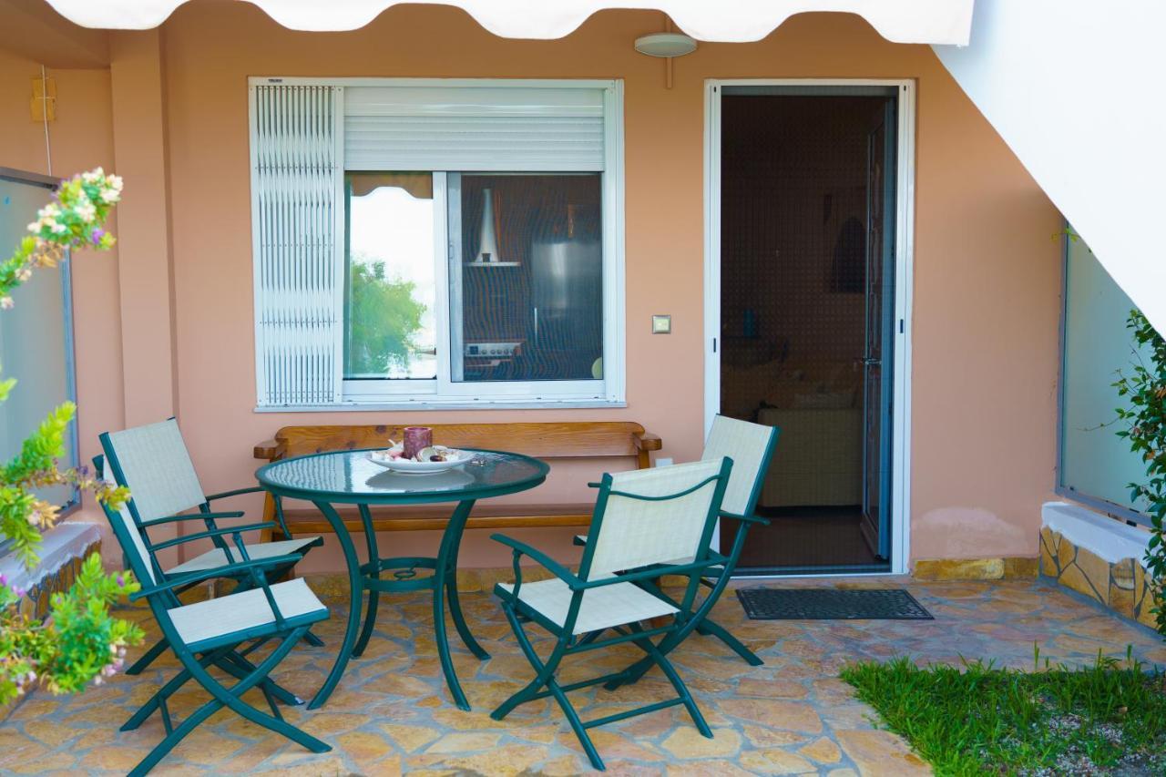 Loutsa By The Sea Apartment Luaran gambar