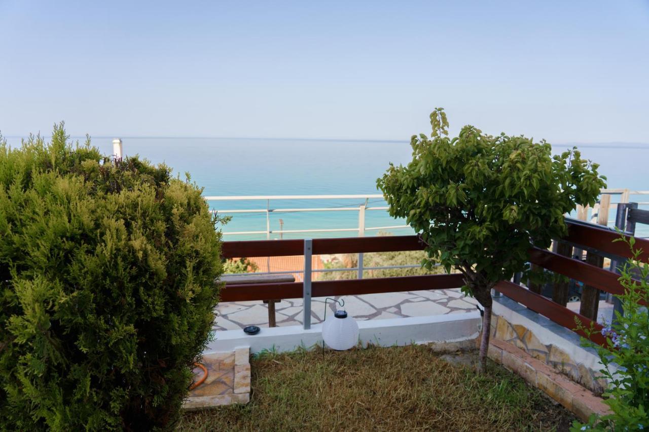 Loutsa By The Sea Apartment Luaran gambar
