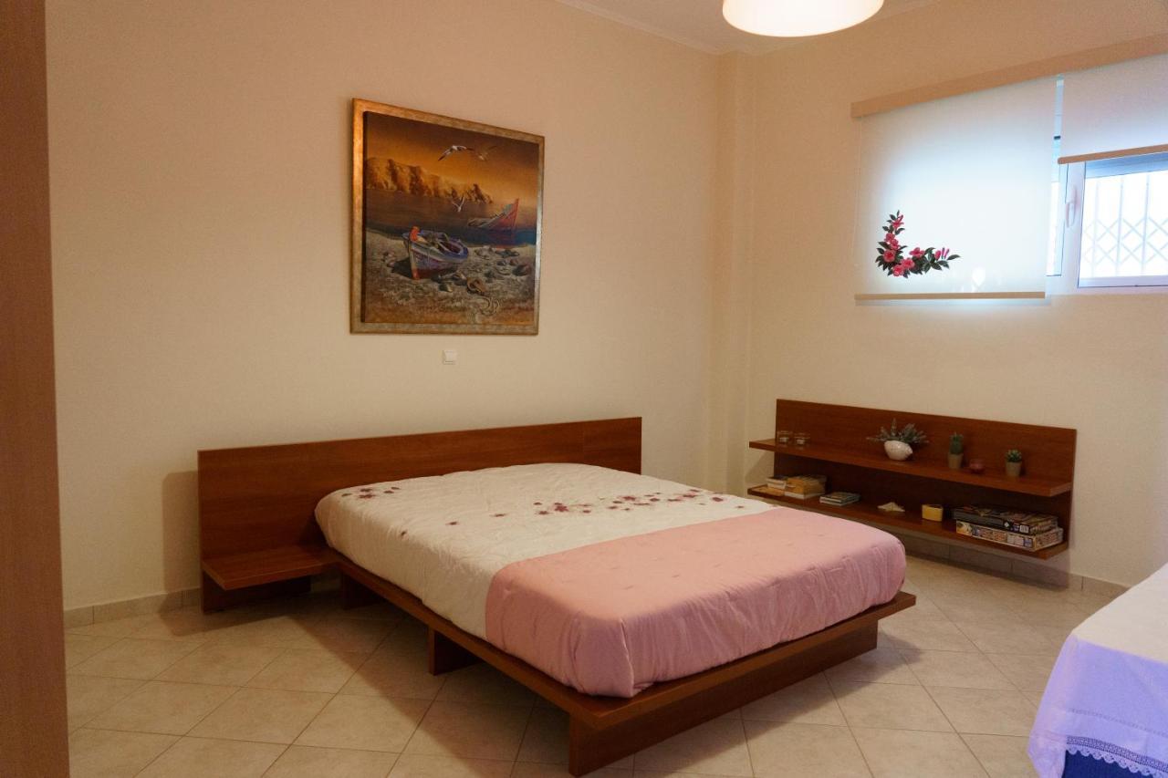 Loutsa By The Sea Apartment Luaran gambar