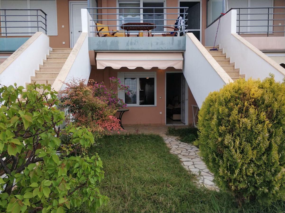 Loutsa By The Sea Apartment Luaran gambar